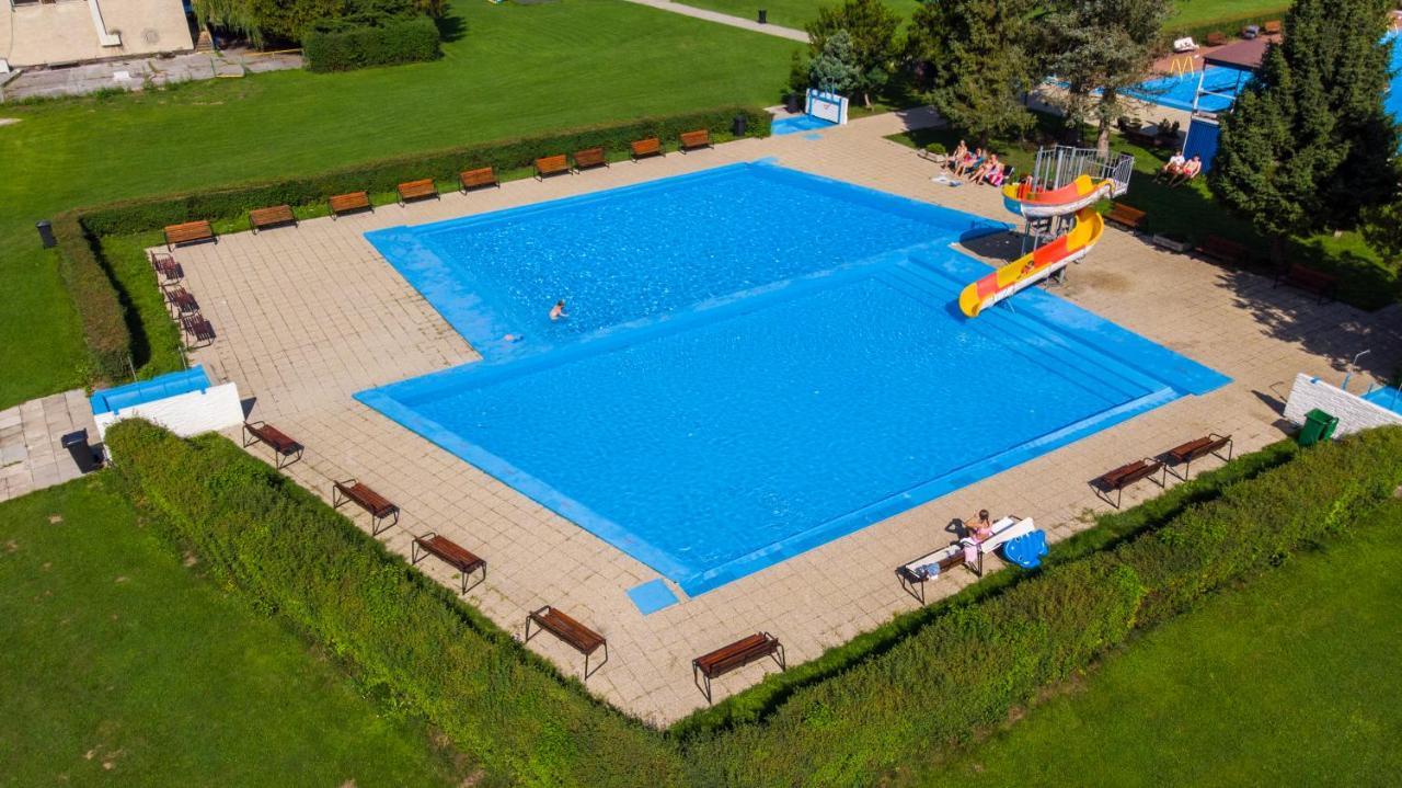 Hotel Preveza Spišská Nová Ves المظهر الخارجي الصورة